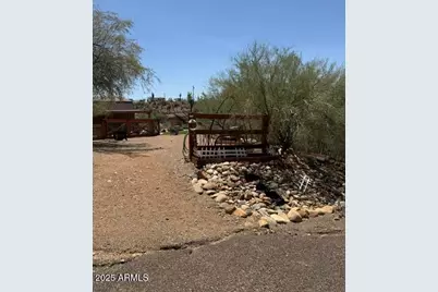 32050 S Lisa Drive, Black Canyon City, AZ 85324 - Photo 14