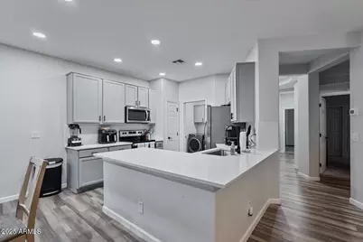 1524 E Gary Way, Phoenix, AZ 85042 - Photo 8