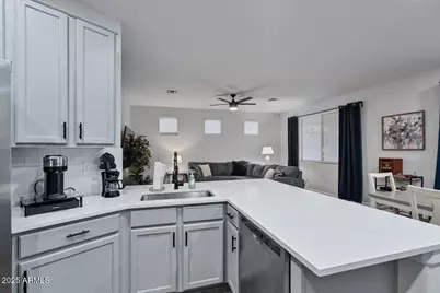 1524 E Gary Way, Phoenix, AZ 85042 - Photo 12