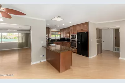 9219 W Indian Hills Drive, Sun City, AZ 85351 - Photo 4