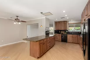 9219 W Indian Hills Dr, Sun City, AZ 85351 - Photo 12