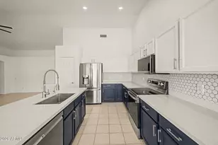 1320 E Cottonwood Ln, Phoenix, AZ 85048 - Photo 12