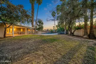 641 W Linger Ln, Phoenix, AZ 85021 - Photo 32