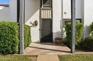 2810 E Glenrosa Ave, Phoenix, AZ 85016 - Photo 2