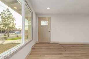 2910 W Anderson Dr, Phoenix, AZ 85053 - Photo 20