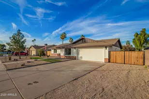 2910 W Anderson Dr, Phoenix, AZ 85053 - Photo 14