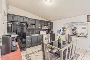 6718 W Catalina Dr, Phoenix, AZ 85033 - Photo 16