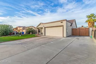 6718 W Catalina Dr, Phoenix, AZ 85033 - Photo 8