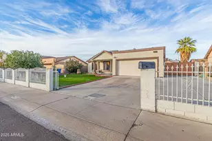 6718 W Catalina Dr, Phoenix, AZ 85033 - Photo 4