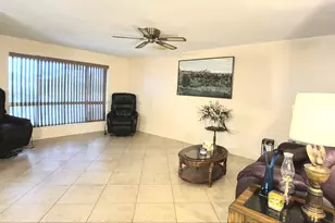 10618 W Caron Dr, Sun City, AZ 85351 - Photo 14