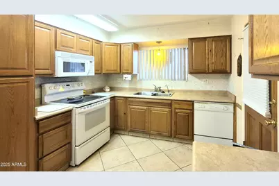 10618 W Caron Drive, Sun City, AZ 85351 - Photo 10