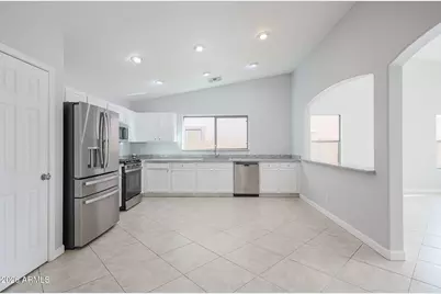 16267 W Yucatan Drive, Surprise, AZ 85379 - Photo 8