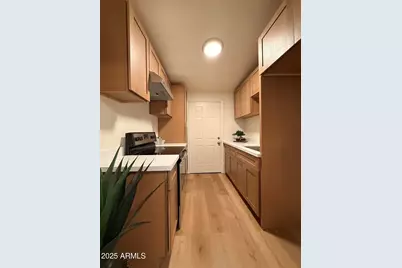 237 S 7th Street, Avondale, AZ 85323 - Photo 1