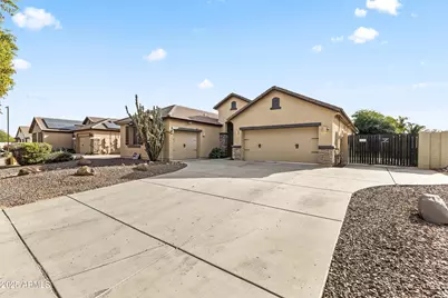 14089 W Charter Oak Road, Surprise, AZ 85379 - Photo 2