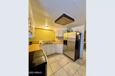 5207 N Black Canyon Highway #18, Phoenix, AZ 85015 - Photo 2