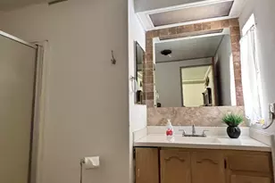 5207 N Black Canyon Hwy, Phoenix, AZ 85015 - Photo 10