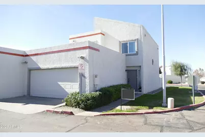 9238 N 47th Drive N, Glendale, AZ 85302 - Photo 2