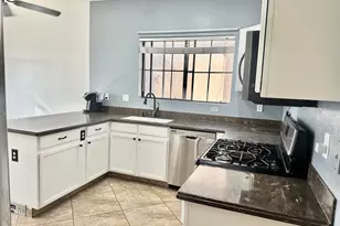 8916 W Cherry Hills Dr, Peoria, AZ 85345 - Photo 12