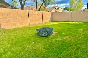 8916 W Cherry Hills Dr, Peoria, AZ 85345 - Photo 36