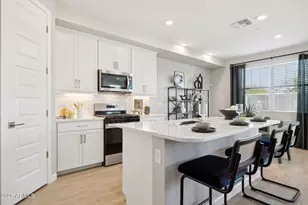 5870 E Zachary Dr, Phoenix, AZ 85054 - Photo 6