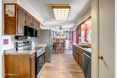 10008 W Bright Angel Circle, Sun City, AZ 85351 - Photo 6