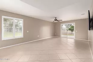 9871 W Country Club Ct, Sun City, AZ 85373 - Photo 12