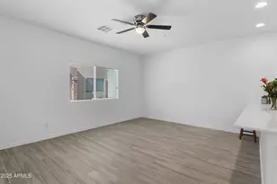 2842 E Tracy Ln, Phoenix, AZ 85032 - Photo 10