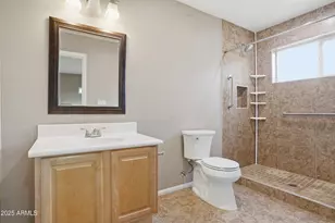 2901 W Muriel Dr, Phoenix, AZ 85053 - Photo 18