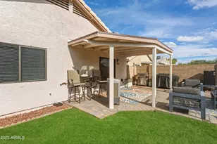 2105 E Robin Ln, Phoenix, AZ 85024 - Photo 10