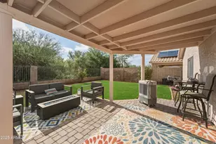 2105 E Robin Ln, Phoenix, AZ 85024 - Photo 12