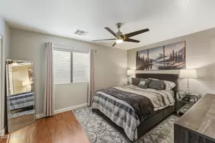 2105 E Robin Ln, Phoenix, AZ 85024 - Photo 26