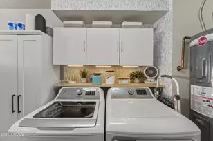 2105 E Robin Ln, Phoenix, AZ 85024 - Photo 16