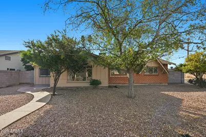 8201 E Whitton Avenue, Scottsdale, AZ 85251 - Photo 2