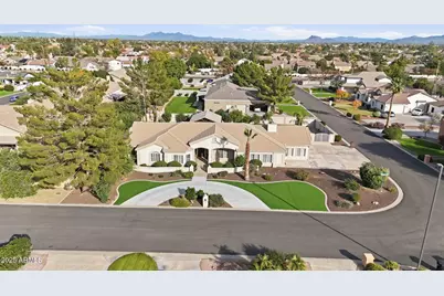 2254 E Barbarita Avenue, Gilbert, AZ 85234 - Photo 2