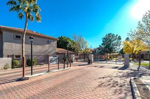 7401 W Arrowhead Clubhouse Dr, Glendale, AZ 85308 - Photo 24