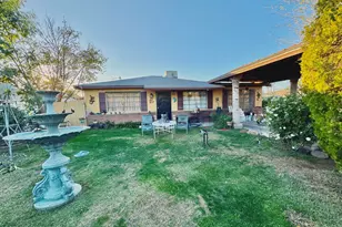 1812 N 32nd Pl, Phoenix, AZ 85008 - Photo 1