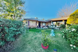 1812 N 32nd Pl, Phoenix, AZ 85008 - Photo 2