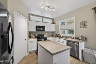 1444 S Longspur Ln, Gilbert, AZ 85296 - Photo 10