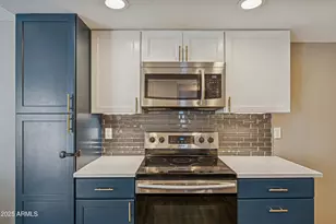 8713 N Shadow Ln, Peoria, AZ 85345 - Photo 12