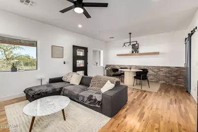 2110 N 25th Place, Phoenix, AZ 85008 - Photo 2