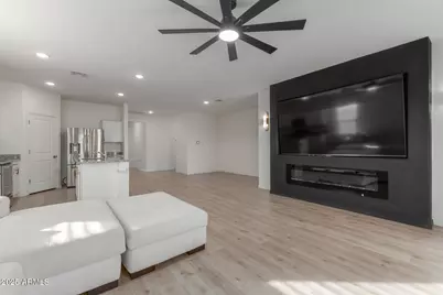 8133 S 64th Lane, Laveen, AZ 85339 - Photo 2