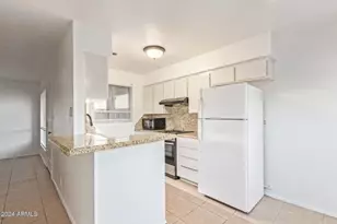 511 W Blackhawk Dr, Phoenix, AZ 85027 - Photo 14