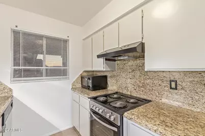 511 W Blackhawk Drive #Unit 4, Phoenix, AZ 85027 - Photo 16