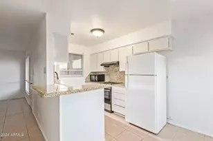 511 W Blackhawk Dr, Phoenix, AZ 85027 - Photo 14