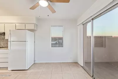 511 W Blackhawk Drive #4, Phoenix, AZ 85027 - Photo 12