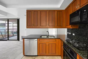 7137 E Rancho Vista Dr, Scottsdale, AZ 85251 - Photo 8