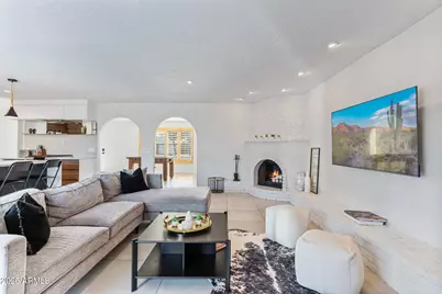 8450 E Montecito Avenue, Scottsdale, AZ 85251 - Photo 10