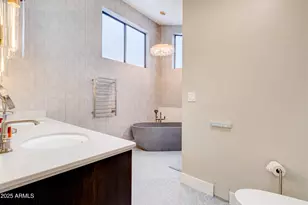 241 E 15th St, Tempe, AZ 85281 - Photo 32