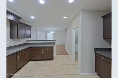 2810 S 65th Avenue, Phoenix, AZ 85043 - Photo 8