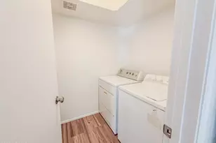 7027 W Cherry Hills Dr, Peoria, AZ 85345 - Photo 8